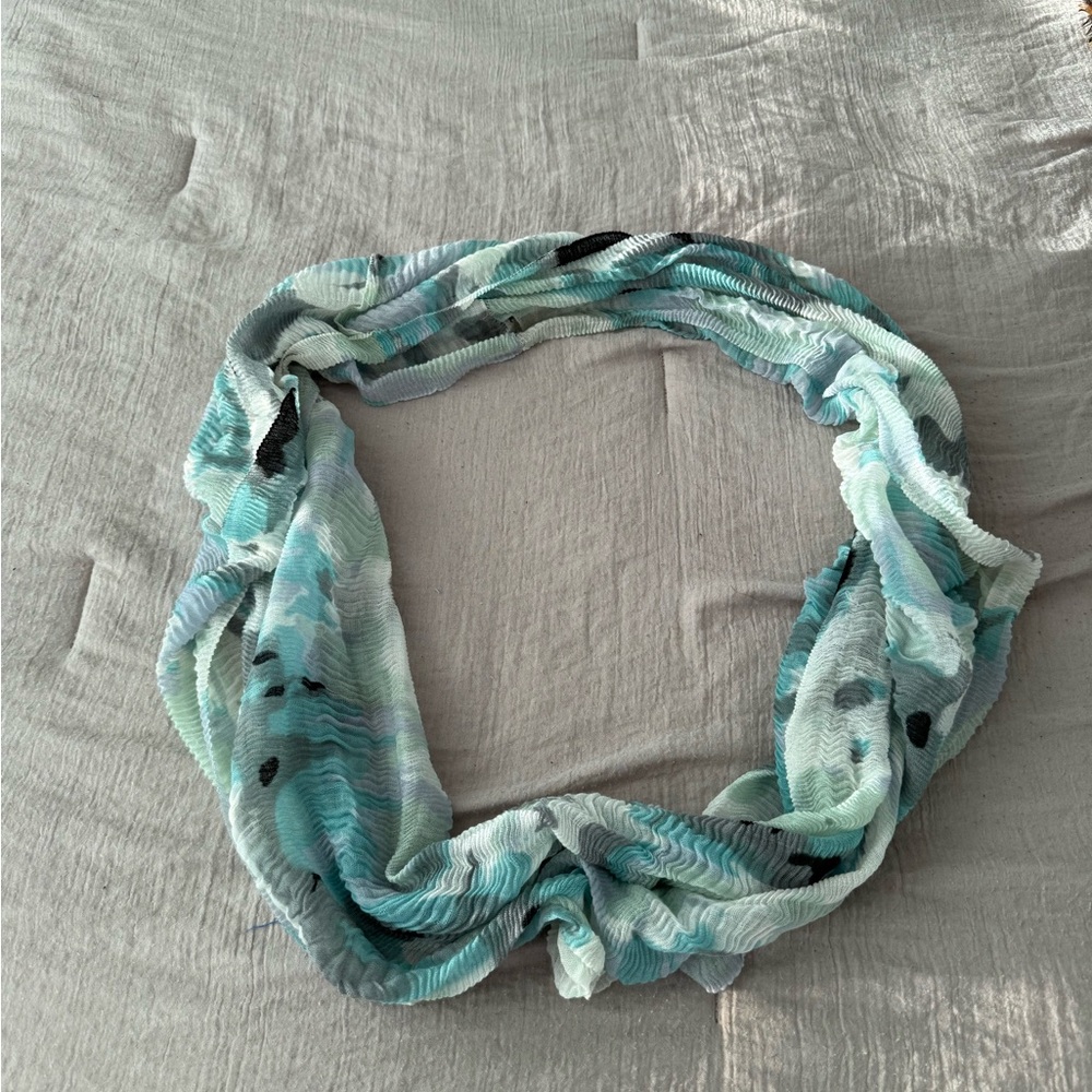 Elegant Blue and White Women's Scarf